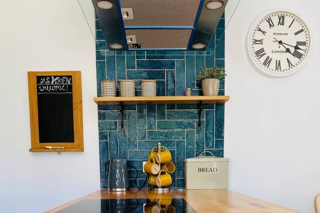 Luxury Apartment-golden Triangle, Parking & Garden