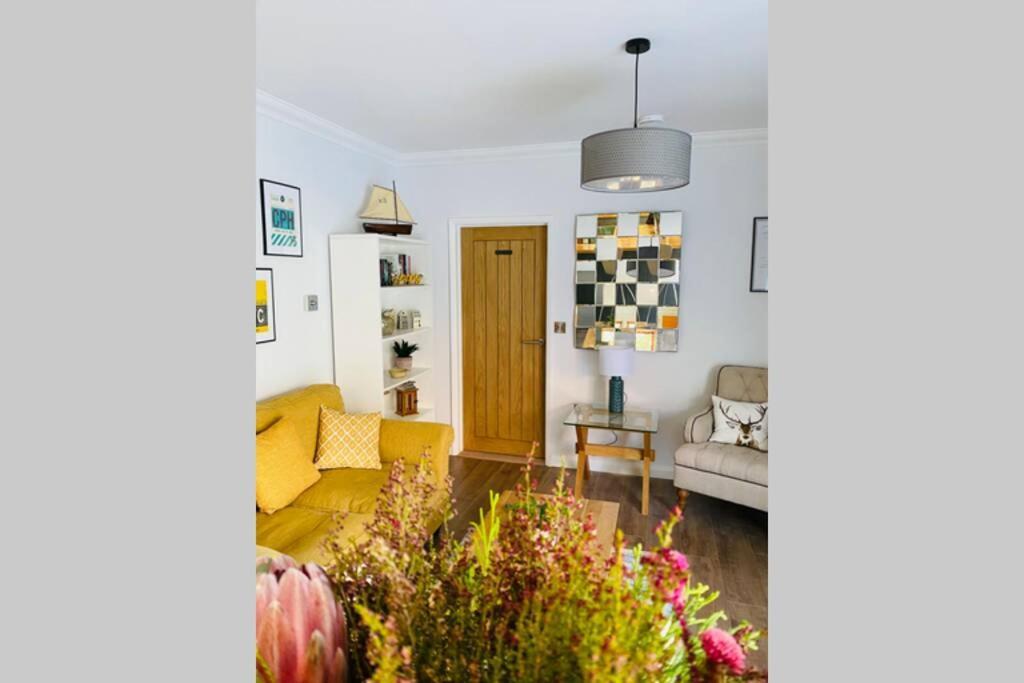 Luxury Apartment-golden Triangle, Parking & Garden Apartment Norwich