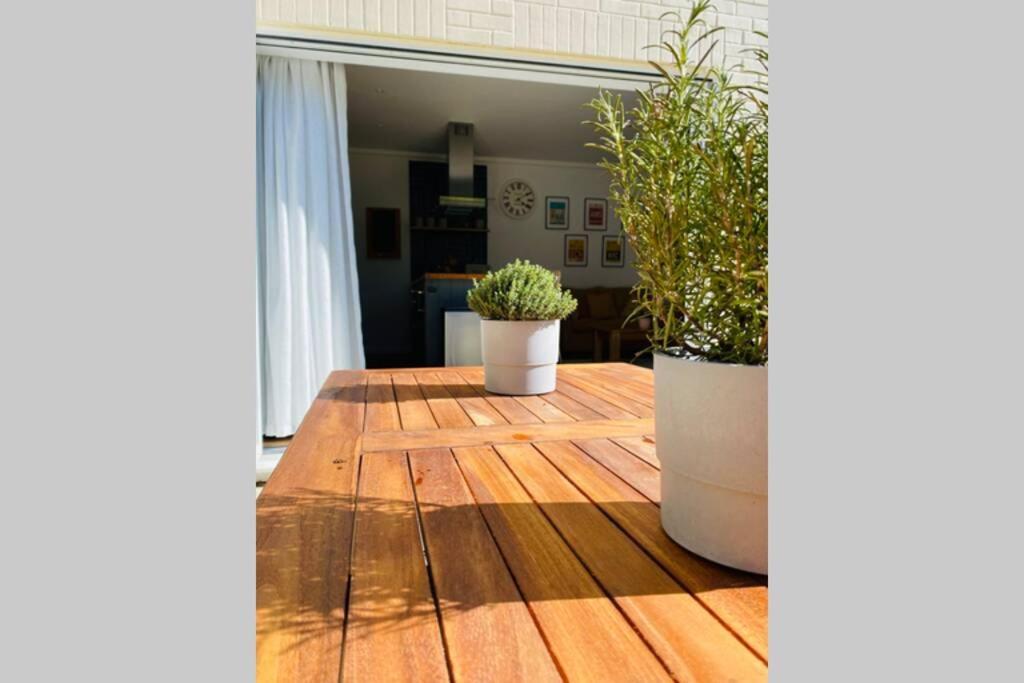 Luxury Apartment-golden Triangle, Parking & Garden