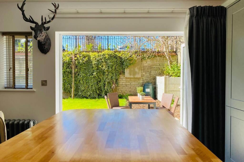 Luxury Apartment-golden Triangle, Parking & Garden Apartment Norwich