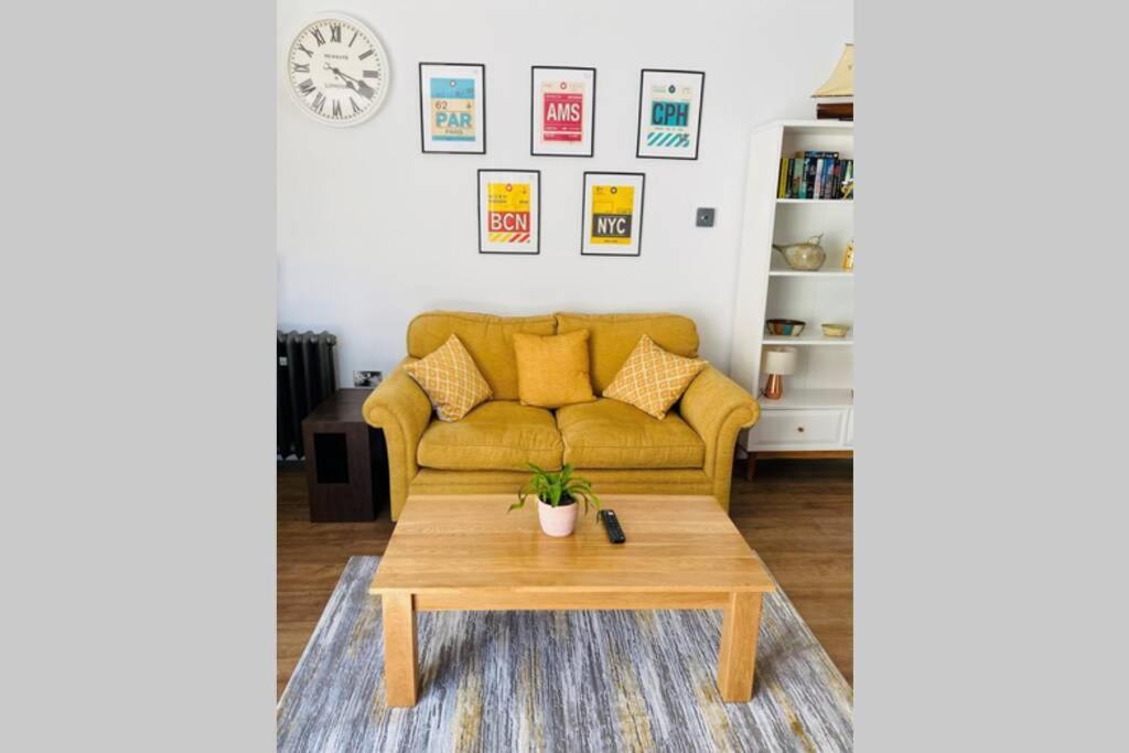 Apartment Luxury Apartment-golden Triangle, Parking & Garden